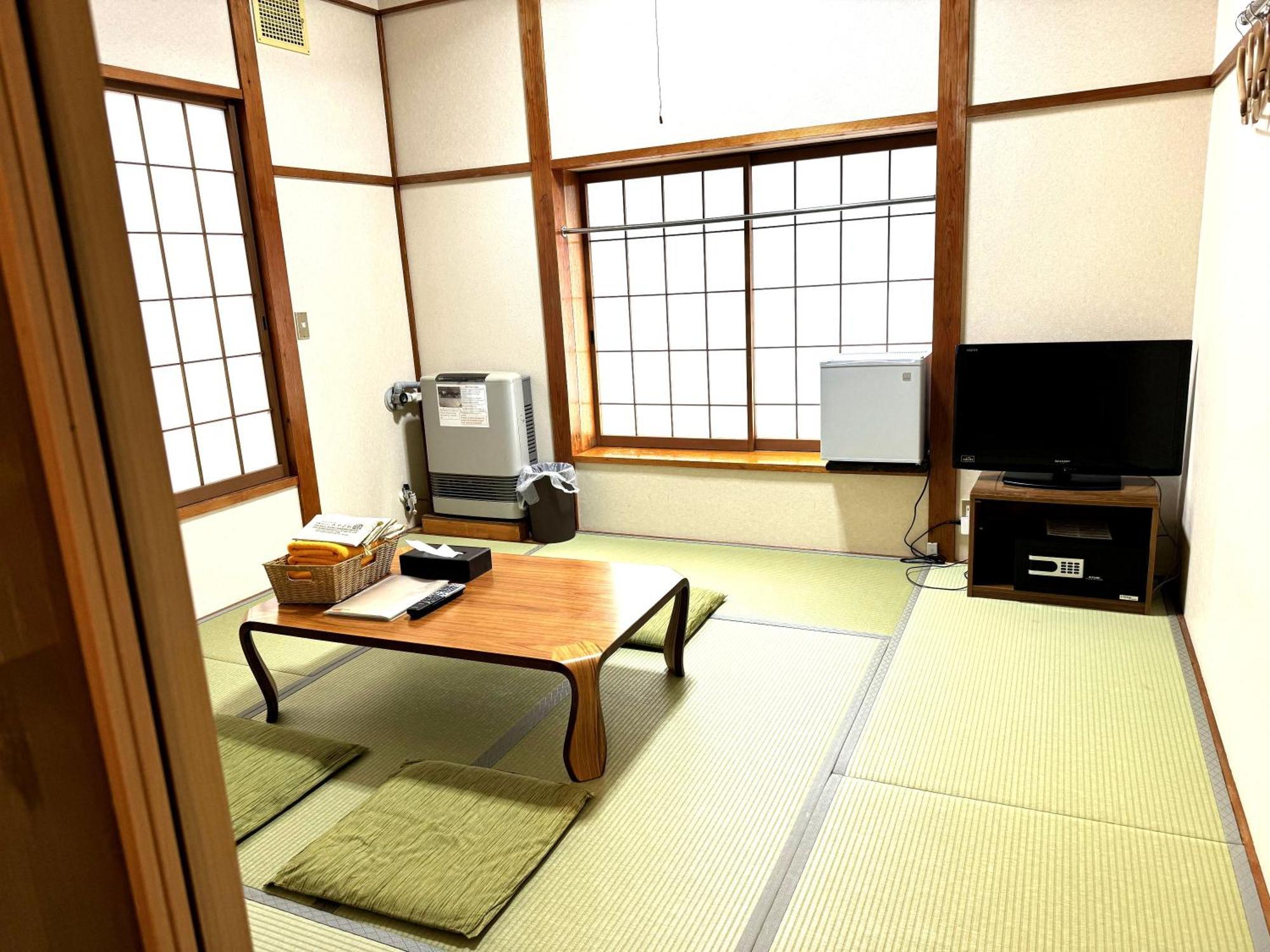 Wafu Pensión Miyazawa Nozawaonsen Exterior foto