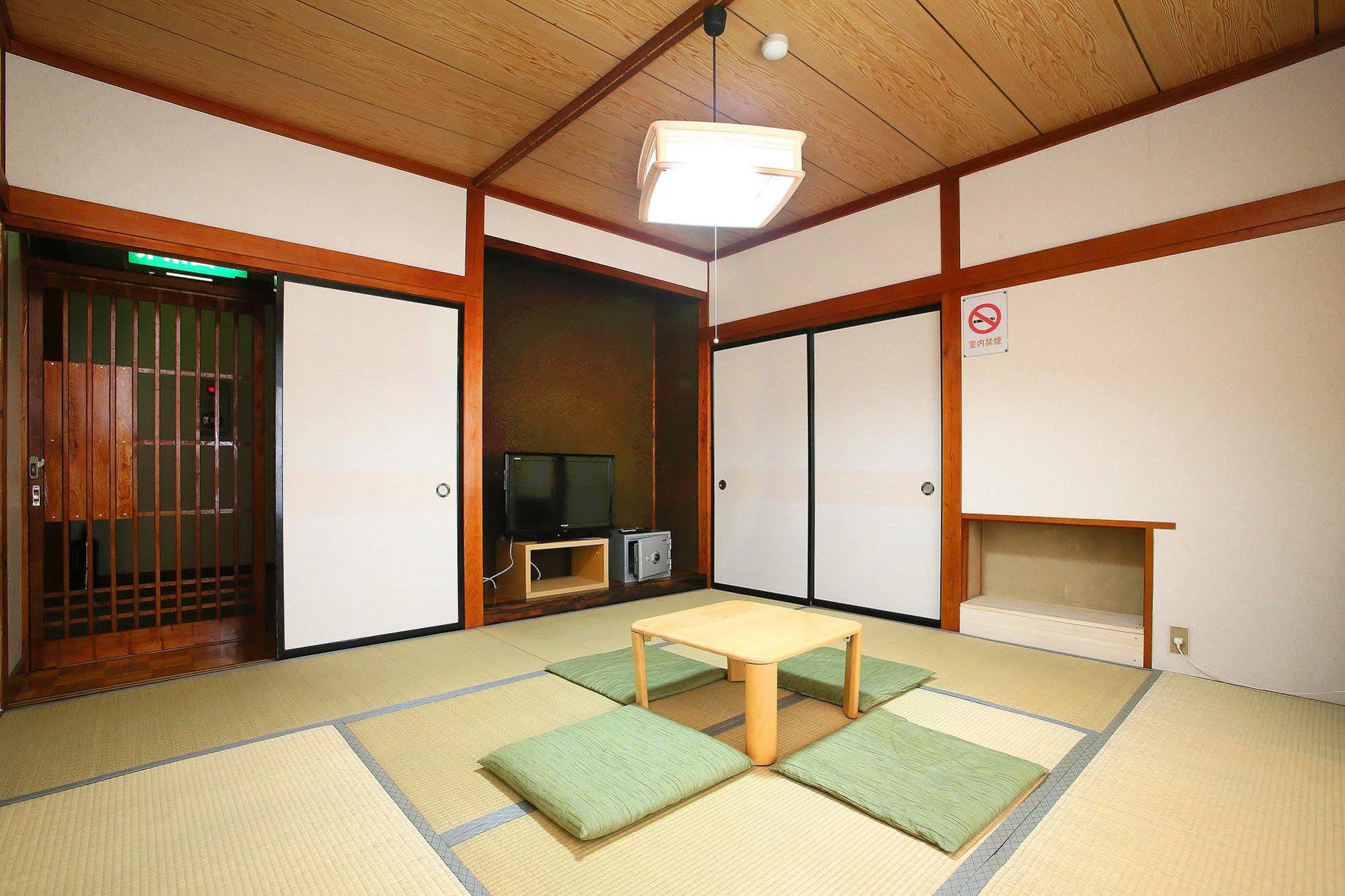 Wafu Pensión Miyazawa Nozawaonsen Exterior foto